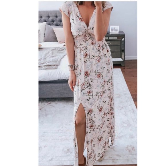 Xhiliration | Blush pink floral smocked maxi dress - Picture 2 of 11